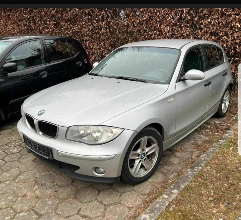 Silber Gebraucht 2005 BMW 118 Kleinwagen | 4.950 € (Fairer Preis) - Bild 1/4