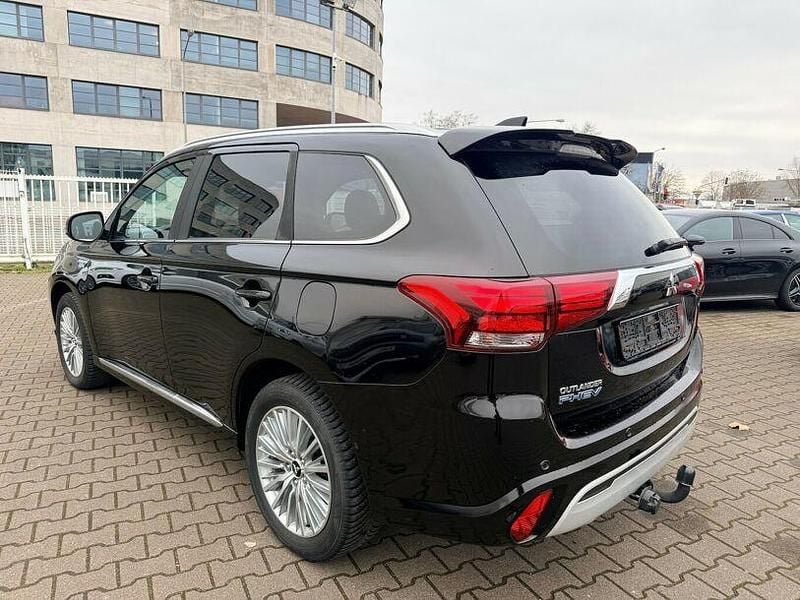 Gebraucht Mitsubishi Outlander P-HEV Top 224 PS (164 kW) 2020 Schwarz SUV