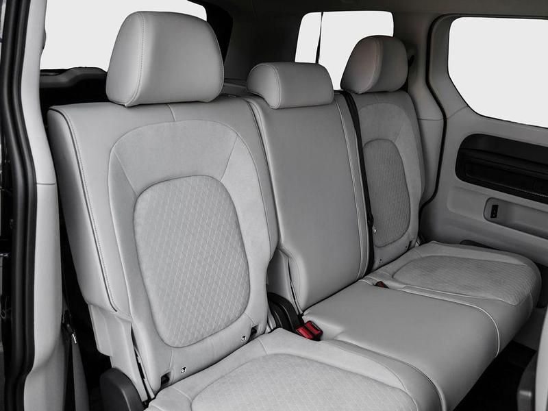 Gebraucht VW ID. Buzz Pro 150 kW (204 PS) 2025 Starlight blue metallic Van / Kleinbus