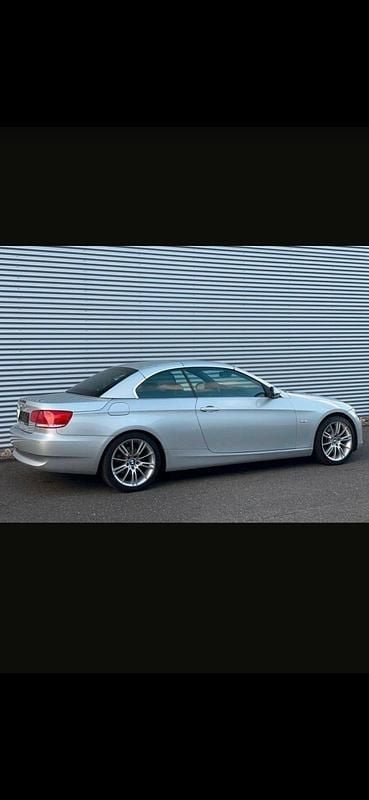 Gebraucht BMW 325 Cabriolet 218 PS (160 kW) 2007 Silber Cabrio