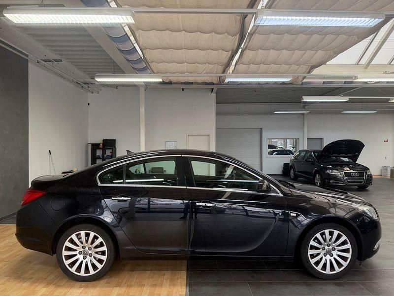 Gebraucht Opel Insignia Cosmo 160 PS (117 kW) 2009 Schwarz Limousine