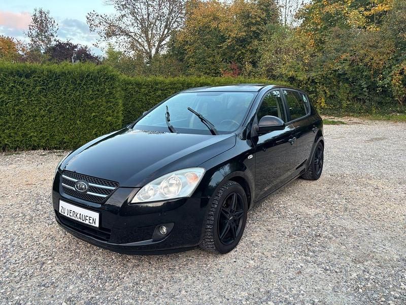 Schwarz Gebraucht 2008 Kia Ceed 2 Limousine | 2.490 € - Bild 1/4
