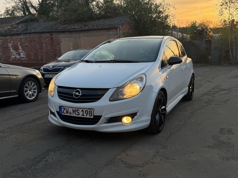 Weiß Gebraucht 2008 Opel Corsa Edition Limousine | 1.650 € (Fairer Preis) - Bild 1/4