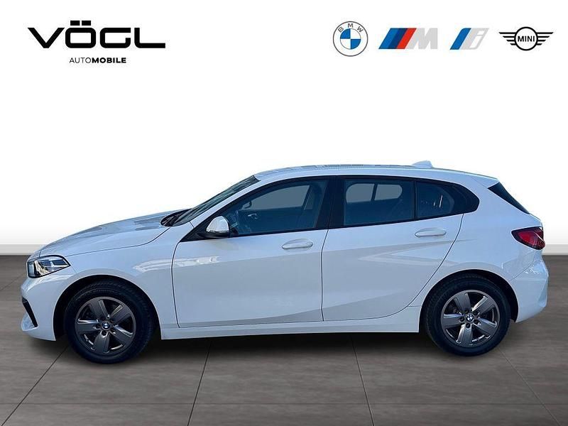 Gebraucht BMW 118 Advantage 150 PS (110 kW) 2022 Alpinweiß uni Kleinwagen