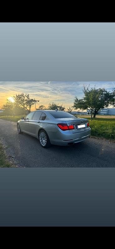 Gebraucht BMW 750 Shadowline 449 PS (330 kW) 2012 Silber Limousine