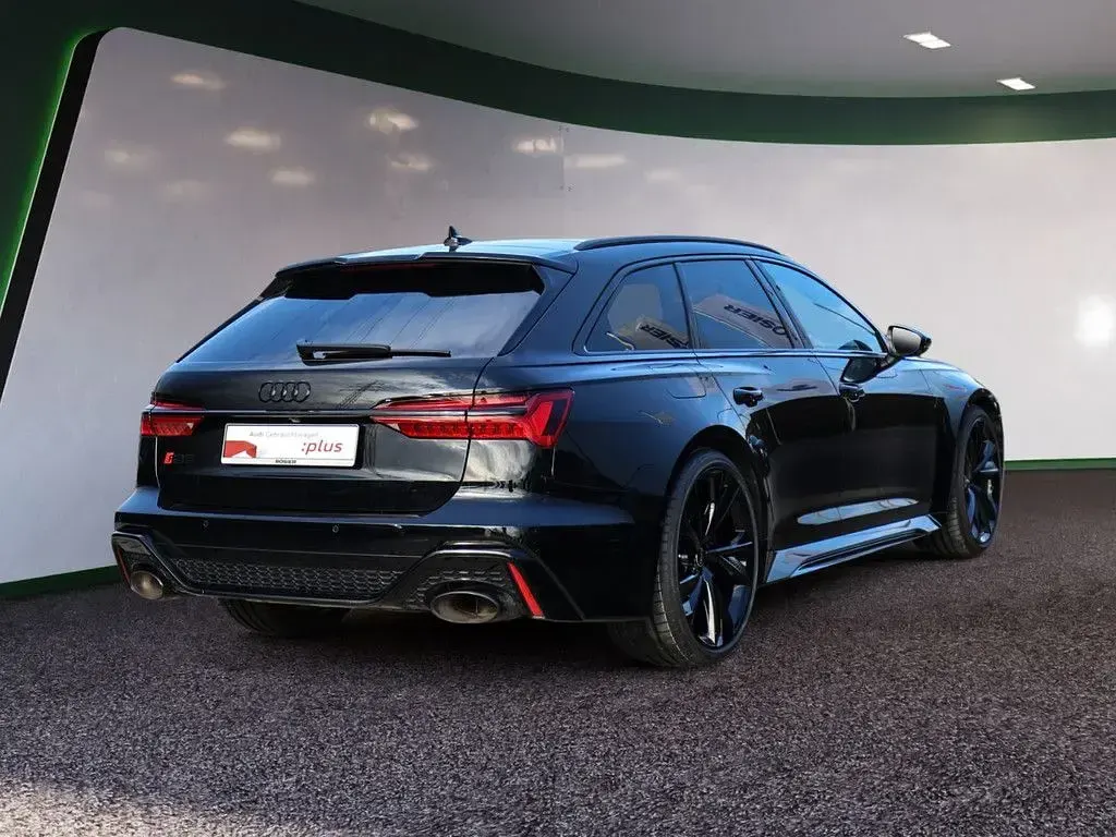 Używany Audi RS6 Performance 630 KM (463 kW) 2025 Czarny Kombi