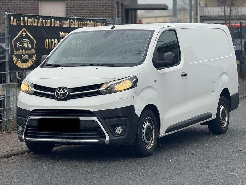 Gebraucht Toyota Proace 122 PS (89 kW) 2018 Weiß Van / Kleinbus