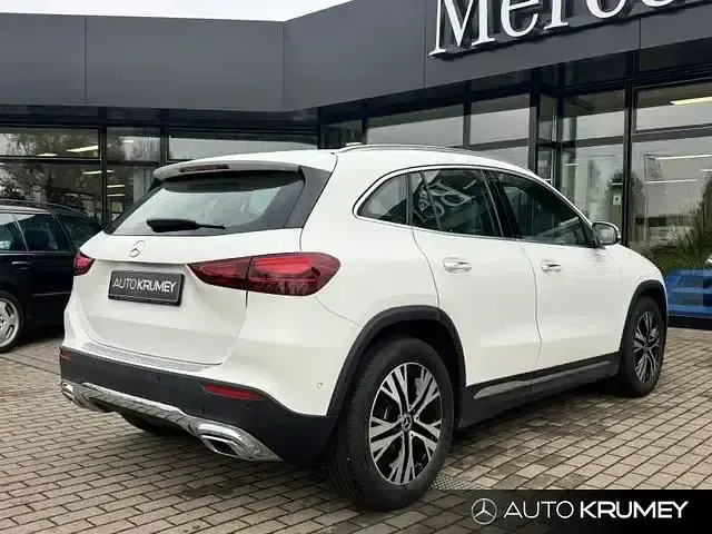 Gebraucht Mercedes GLA180 Progressive 116 PS (85 kW) 2024 Unilack polarweiß SUV