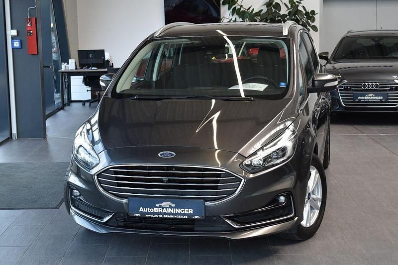 Grau Gebraucht 2020 Ford S-MAX Titanium Van / Kleinbus | 14.750 € (Superpreis) - Bild 1/4