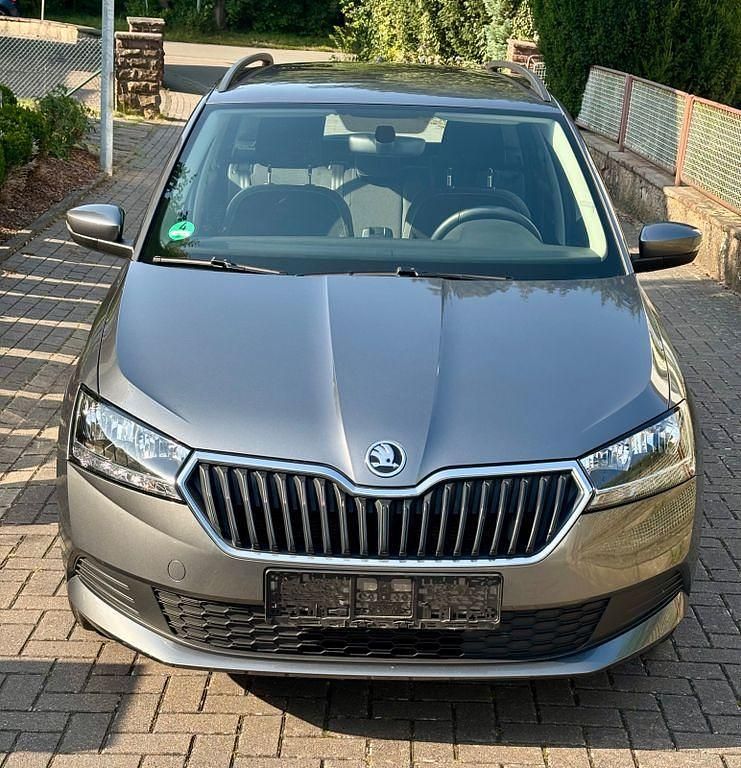 Grau Gebraucht 2022 Skoda Fabia Ambition Kombi | 13.750 € (Guter Preis) - Bild 1/4