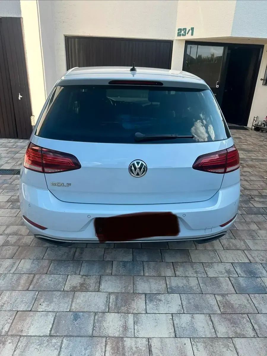 Gebraucht VW Golf VII 110 PS (80 kW) 2018 Weiß Limousine