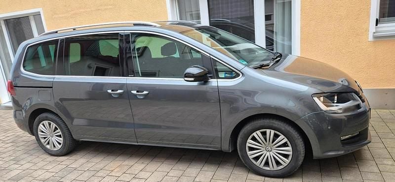 Gebraucht VW Sharan 150 PS (110 kW) 2020 Grau Van / Kleinbus