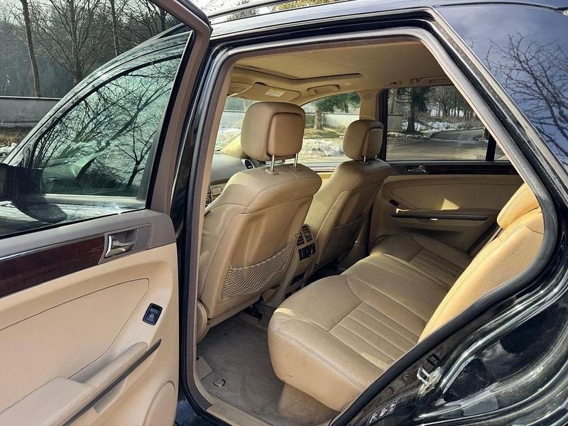Gebraucht Mercedes ML320 224 PS (164 kW) 2006 Schwarz SUV