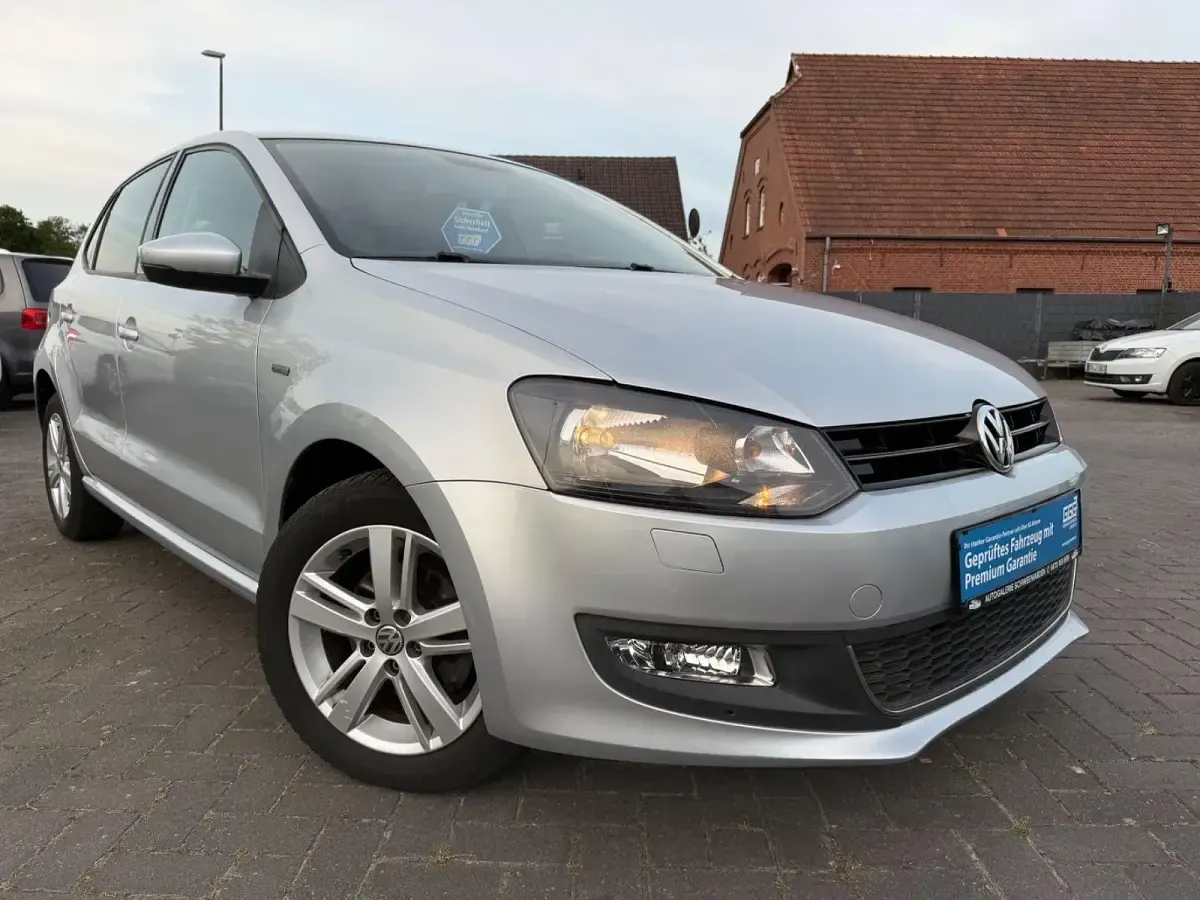 Gebraucht VW Polo Life 60 PS (44 kW) 2014 Silber Limousine