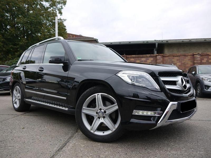 Schwarz Gebraucht 2014 Mercedes GLK250 AMG SUV | 16.999 € (Fairer Preis) - Bild 1/4