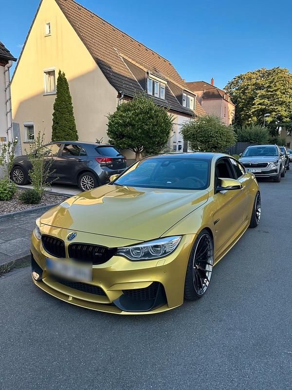 Gebraucht BMW M4 Basis 431 PS (317 kW) 2016 Gelb Coupé