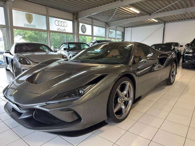 Grau Gebraucht 2020 Ferrari F8 Coupé | 274.990 € - Bild 1/4