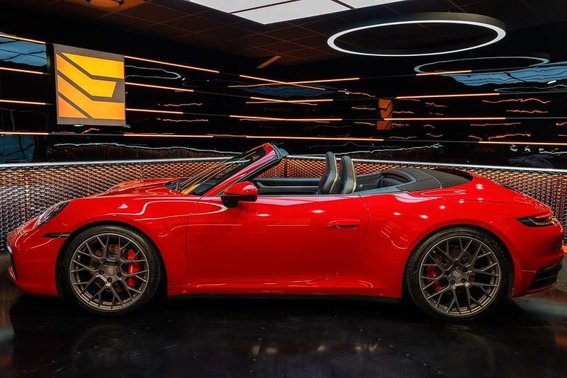 Gebraucht Porsche 992 540 PS (397 kW) 2019 Rot Cabrio