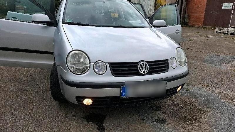 Silber Gebraucht 2005 VW Polo Kleinwagen | 2.499 € (Fairer Preis) - Bild 1/4