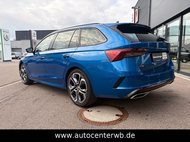 Gebraucht Skoda Octavia RS 200 PS (147 kW) 2022 Raceblau metallic (metallic) Kombi