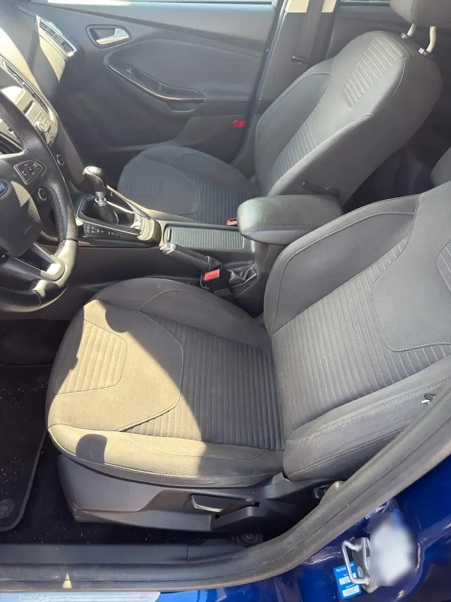 Gebraucht Ford Focus 120 PS (88 kW) 2015 Blau Kombi