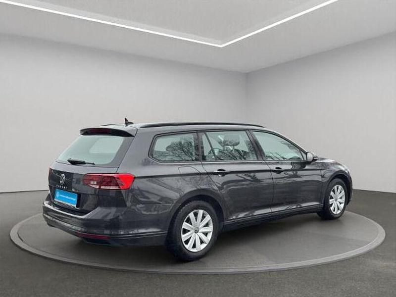 Gebraucht VW Passat Conceptline 150 PS (110 kW) 2022 Mangangrau metallic Kombi