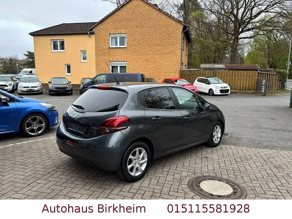 Gebraucht Peugeot 208 Active 82 PS (60 kW) 2016 Grau Kleinwagen