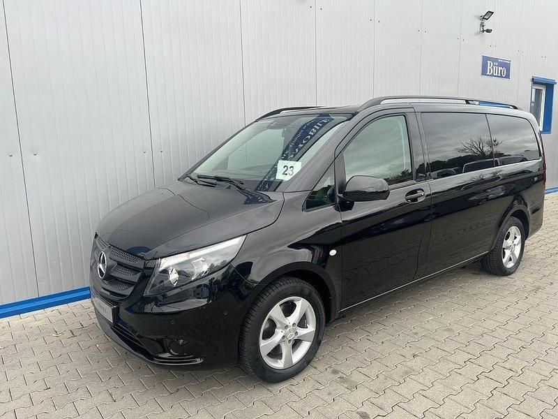 Obsidianschwarz metallic Gebraucht 2022 Mercedes Vito Van / Kleinbus | 39.999 € (Etwas zu teuer) - Bild 1/4