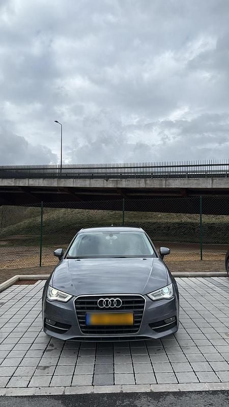 Gebraucht Audi A3 S-Line 105 PS (77 kW) 2014 Kleinwagen