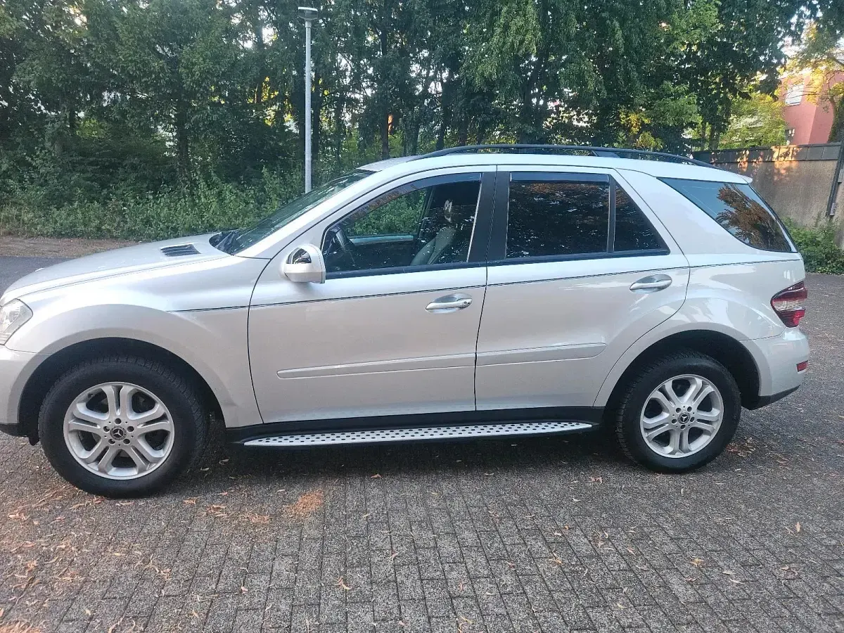 Gebraucht Mercedes ML280 200 PS (147 kW) 2008 Grau SUV