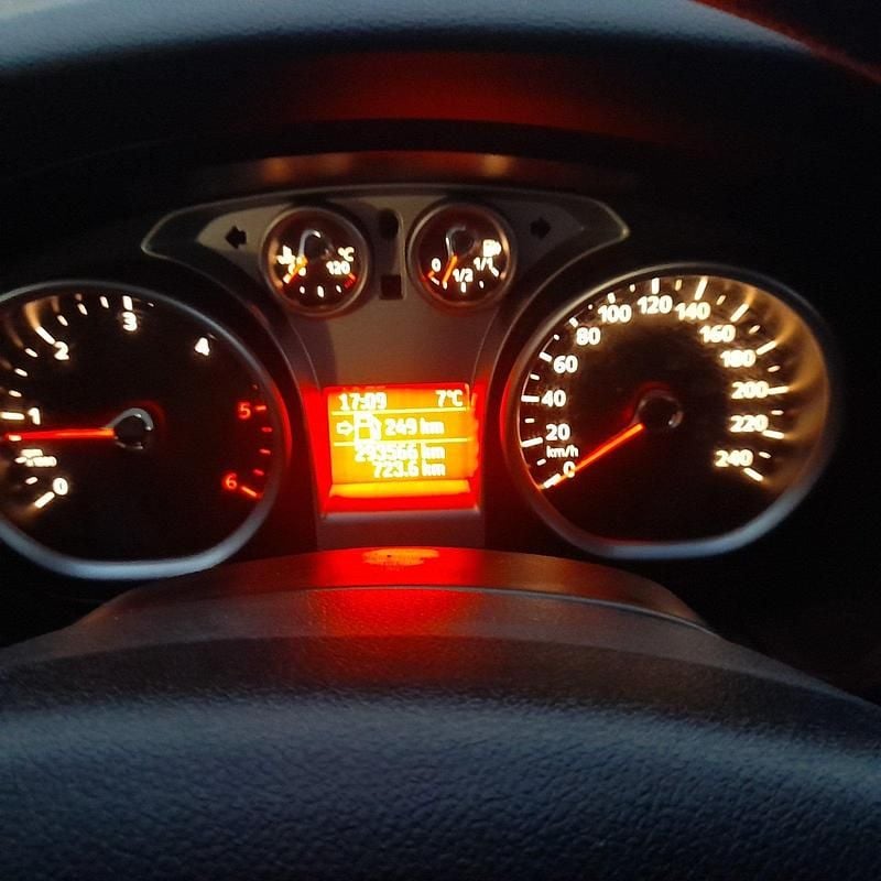 Gebraucht Ford Focus 109 PS (80 kW) 2010 Blau Kombi