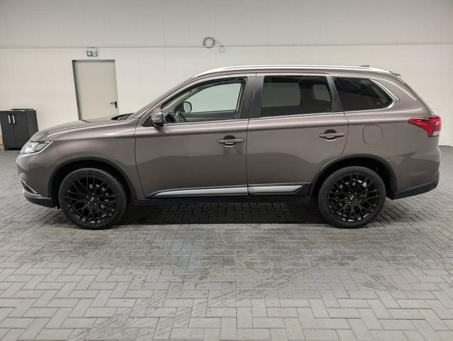 Gebraucht Mitsubishi Outlander 150 PS (110 kW) 2018 Braun (granitbraunmet.) SUV