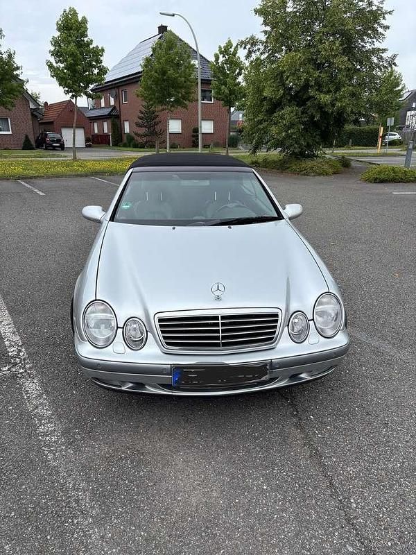 Gebraucht Mercedes CLK320 Elegance 218 PS (160 kW) 1999 Silber Cabrio