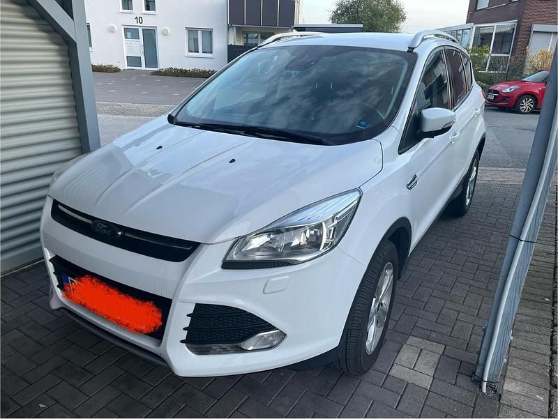 Weiß Gebraucht 2016 Ford Kuga SUV | 11.400 € (Fairer Preis) - Bild 1/4