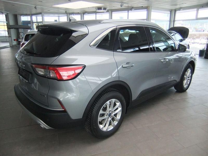 Gebraucht Ford Kuga Titanium 152 PS (111 kW) 2022 Silber SUV