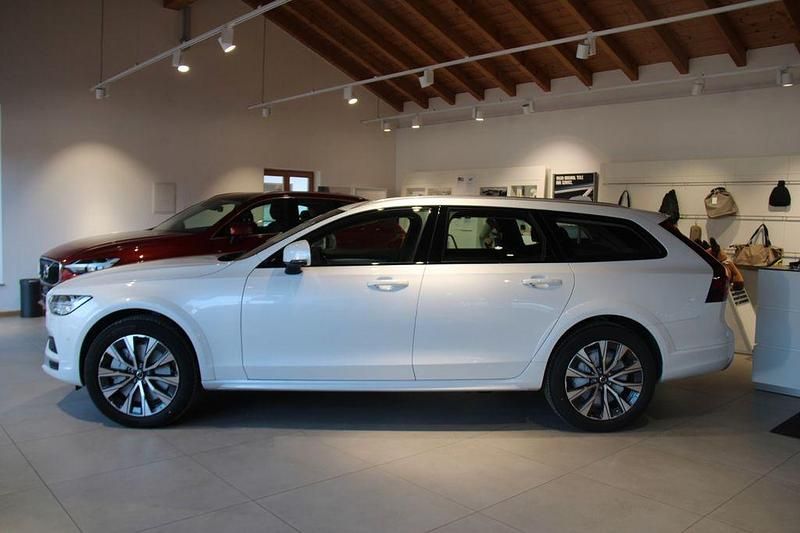 Neu Volvo V90 CC Plus 250 PS (183 kW) 2025 Weiß Kombi