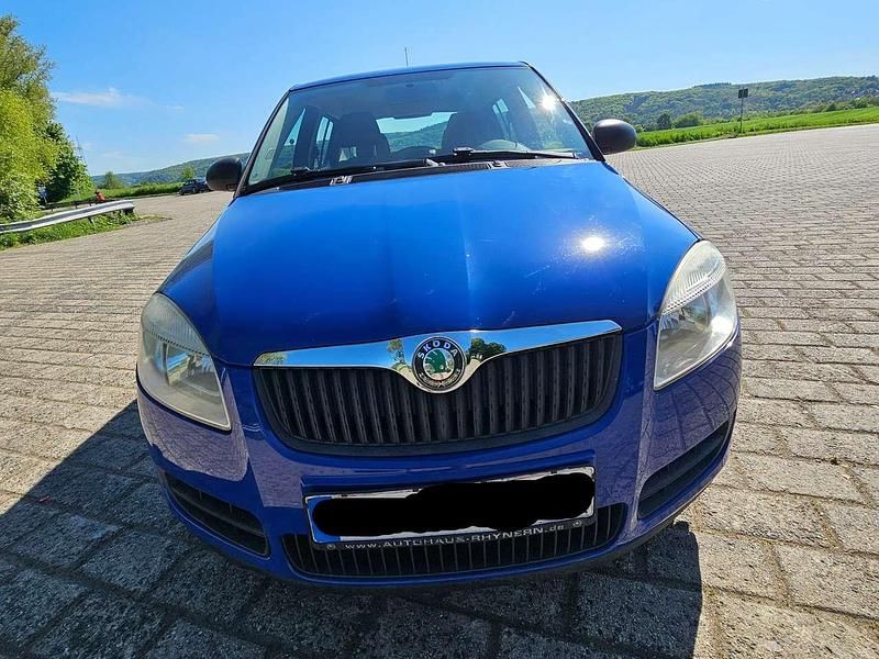 Blau Gebraucht 2009 Skoda Fabia Classic Limousine | 2.850 € (Fairer Preis) - Bild 1/4
