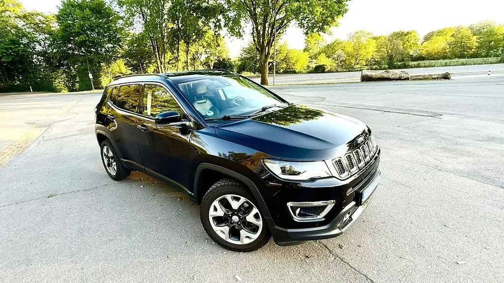 Second-hand Jeep Compass Limited 170 CP (125 kW) 2019 Negru SUV