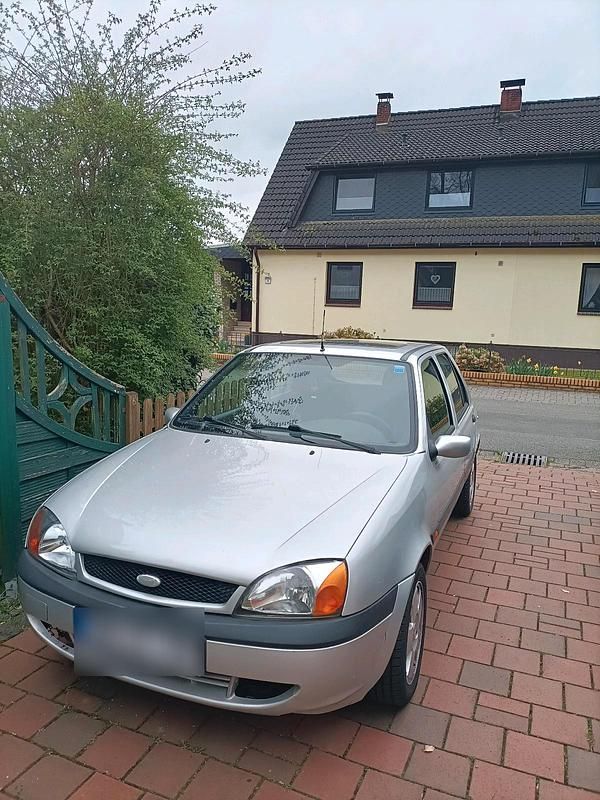 Gebraucht Ford Fiesta 60 PS (44 kW) 2001 Grau Kleinwagen