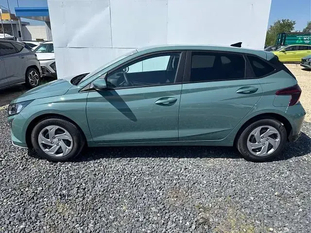Neu Hyundai i20 90 PS (66 kW) 2026 (mangrove green mg2) Kleinwagen