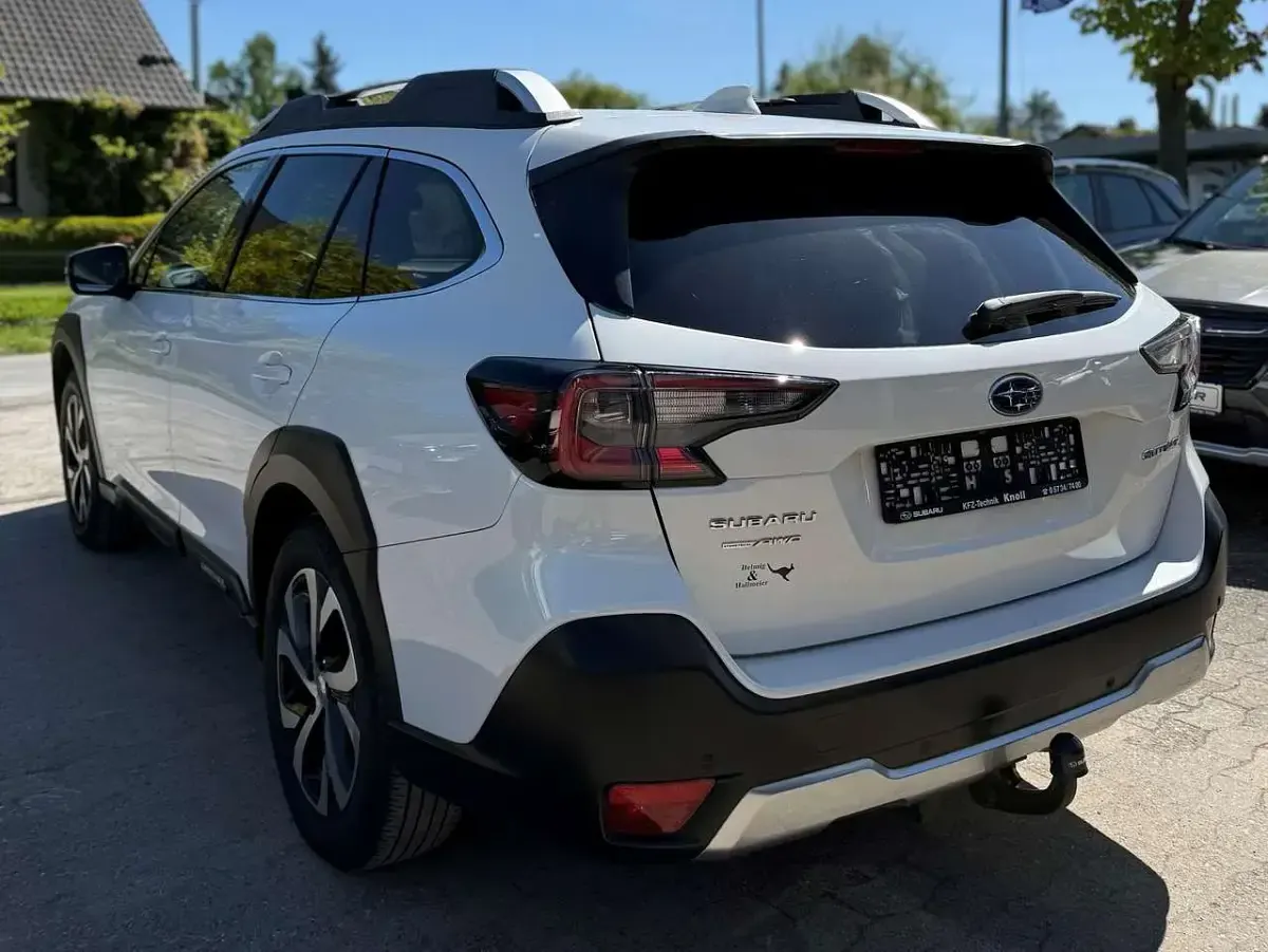 Gebraucht Subaru Outback Platinum 169 PS (124 kW) 2022 Crystal white Kombi
