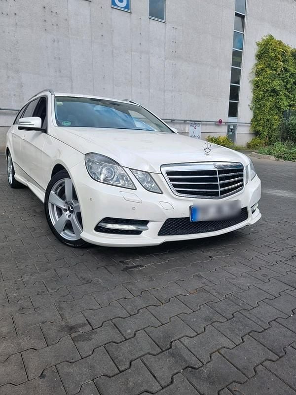 Gebraucht Mercedes E300 231 PS (169 kW) 2012 Weiß Kombi