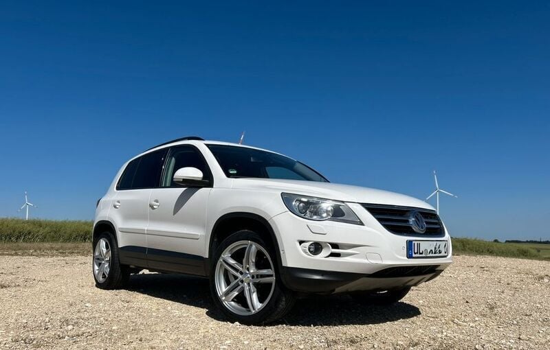 Weiß Gebraucht 2009 VW Tiguan Track & Field SUV | 5.499 € (Fairer Preis) - Bild 1/4