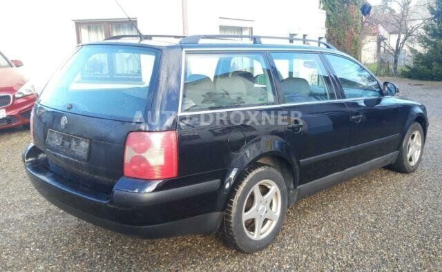 Gebraucht VW Passat Comfortline 131 PS (96 kW) 2004 Schwarz metallic Kombi