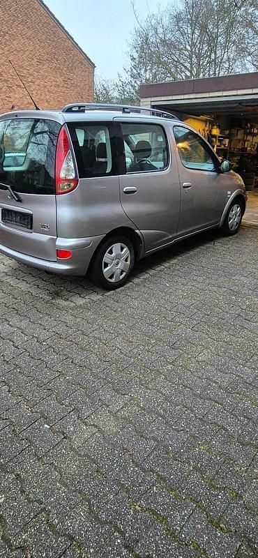 Gebraucht Toyota Yaris 84 PS (61 kW) 2005 Grau Kombi