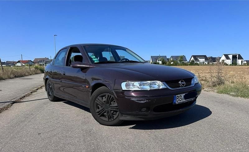 Rot Gebraucht 2000 Opel Vectra Edition Limousine | 950 € (Superpreis) - Bild 1/4