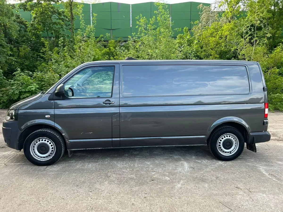Gebraucht VW T5 150 PS (110 kW) 2013 Andere farben Van