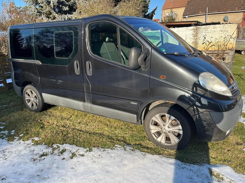 Gebraucht Opel Vivaro 114 PS (83 kW) 2008 Schwarz Van / Kleinbus