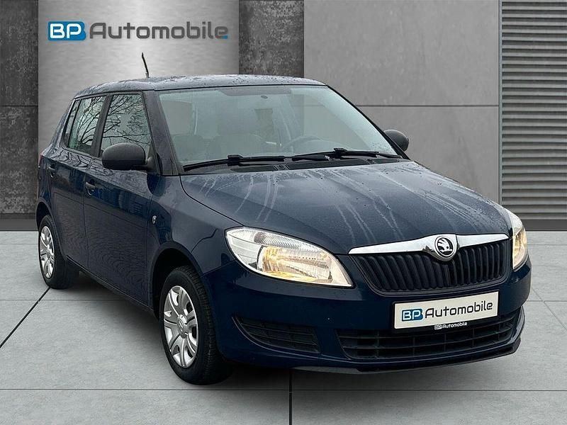 Blau Gebraucht 2013 Skoda Fabia Cool Edition Limousine | 3.990 € (Fairer Preis) - Bild 1/4