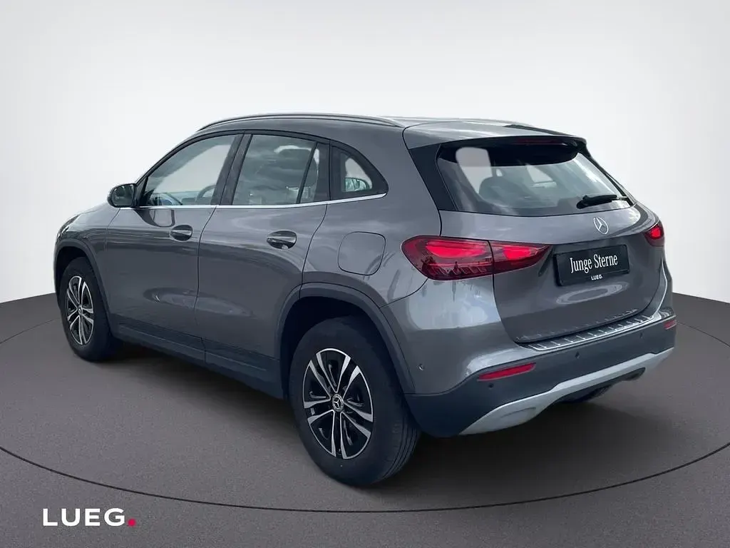 Gebraucht Mercedes GLA180 116 PS (85 kW) 2024 Grau SUV